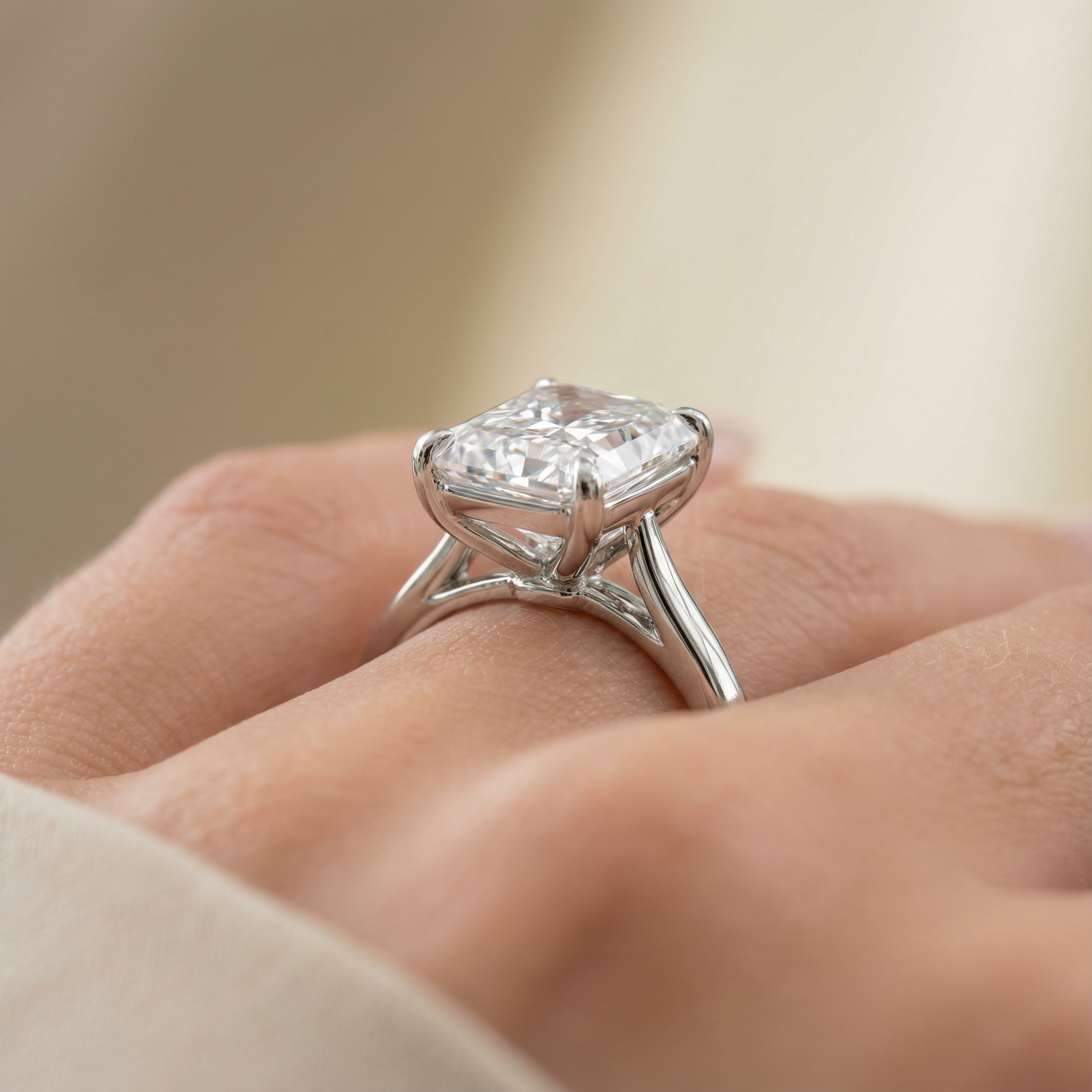 Radiant-Cut-Engagement-Ring CASA LARO