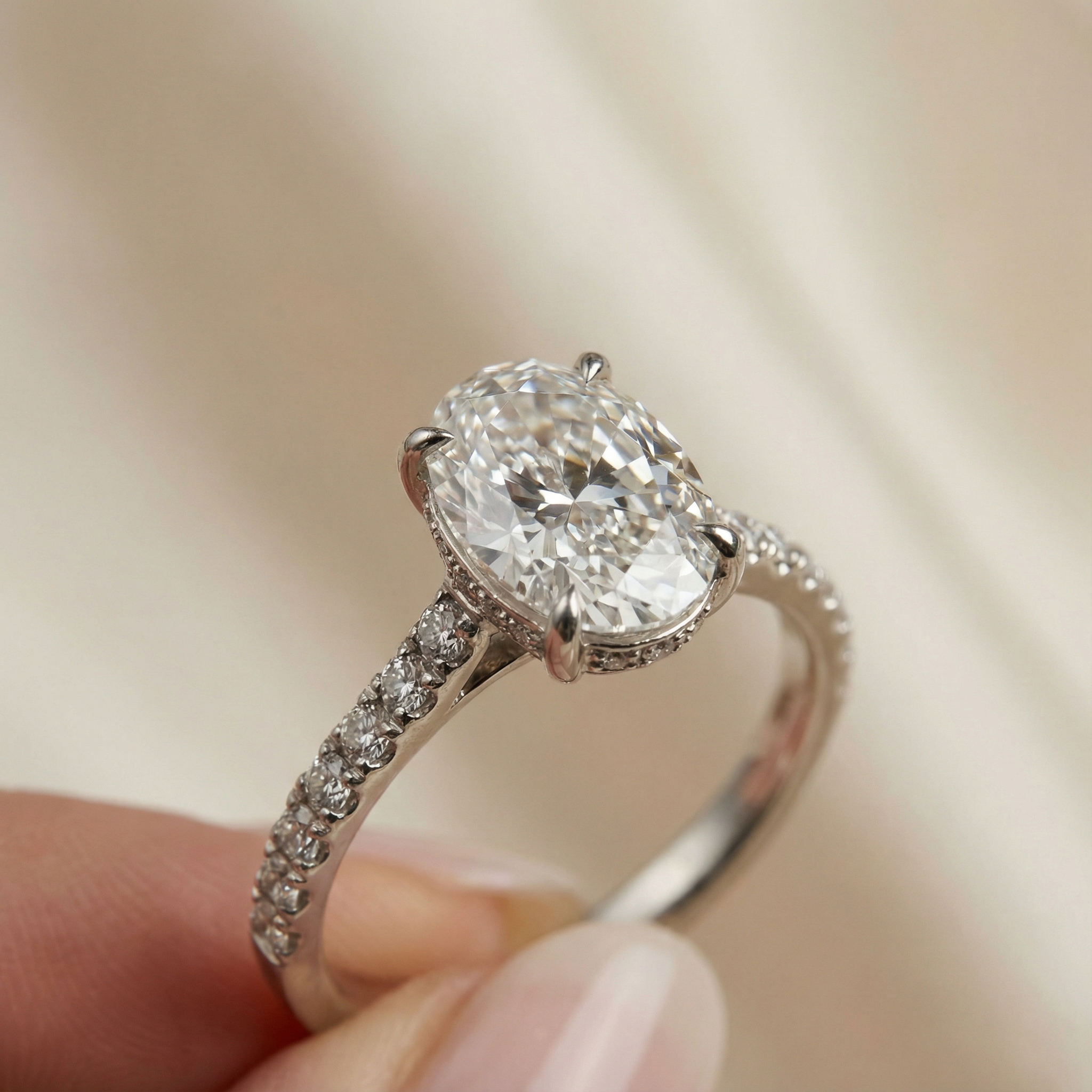 Oval-Cut-Engagement-Ring CASA LARO