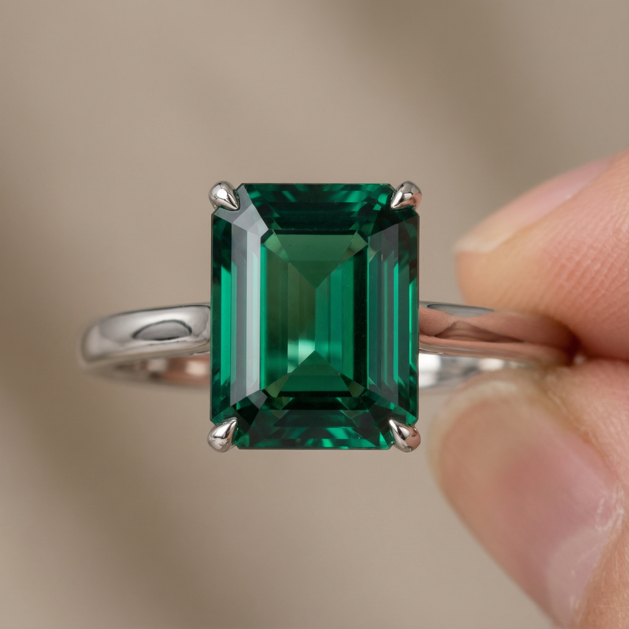 Green-Engagement-Ring CASA LARO
