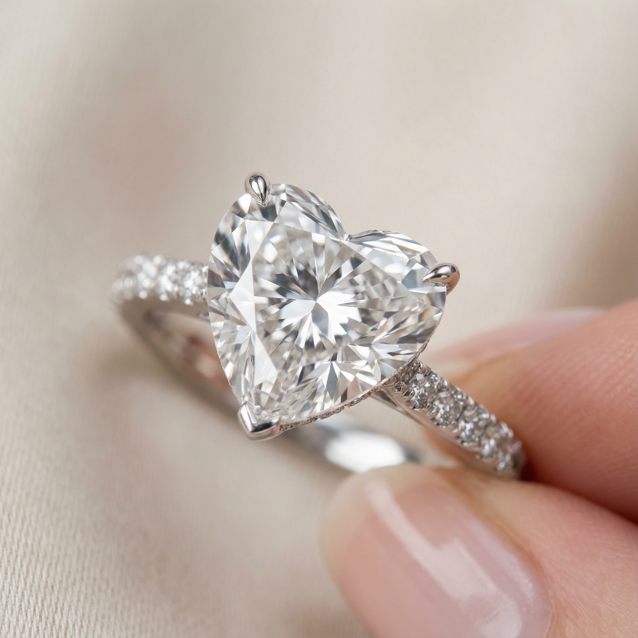 Heart-Cut-Engagement-Ring CASA LARO