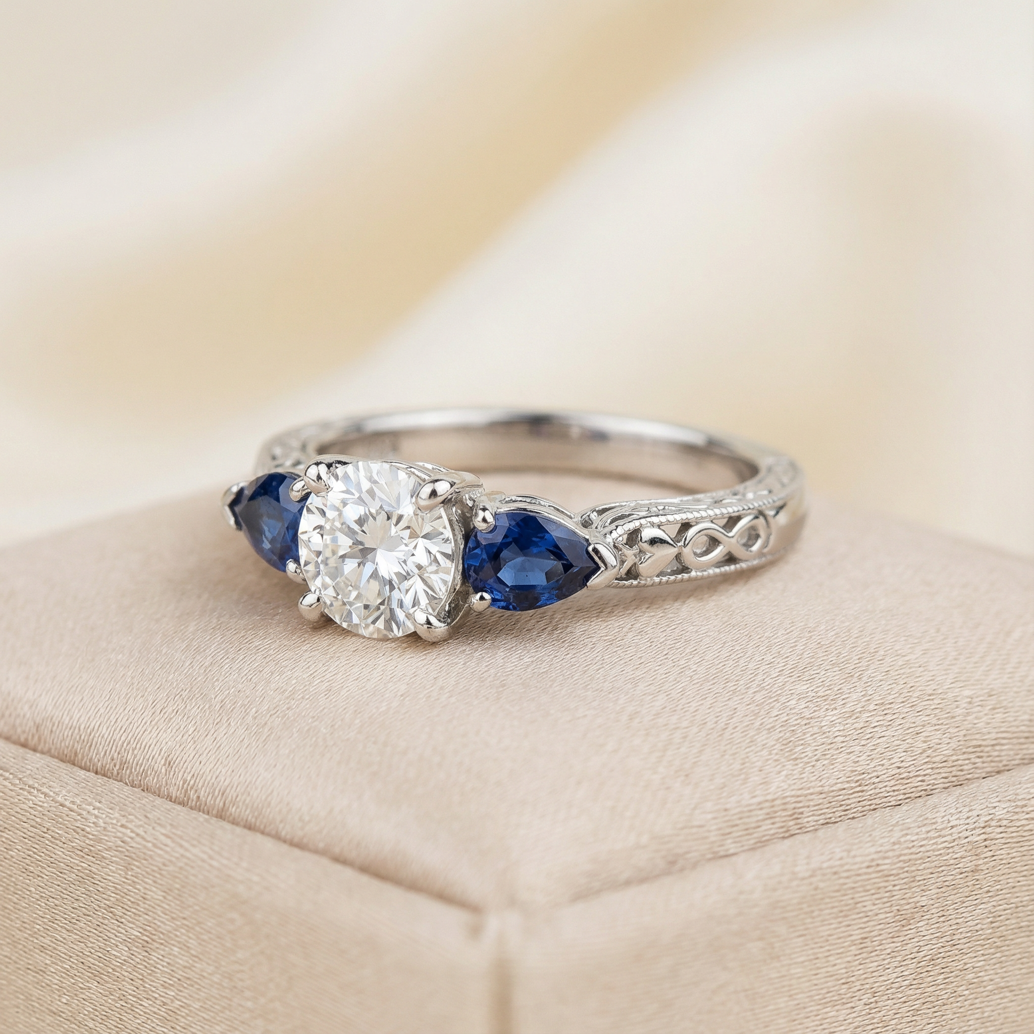 Three-Stone-Engagement-Rings CASA LARO