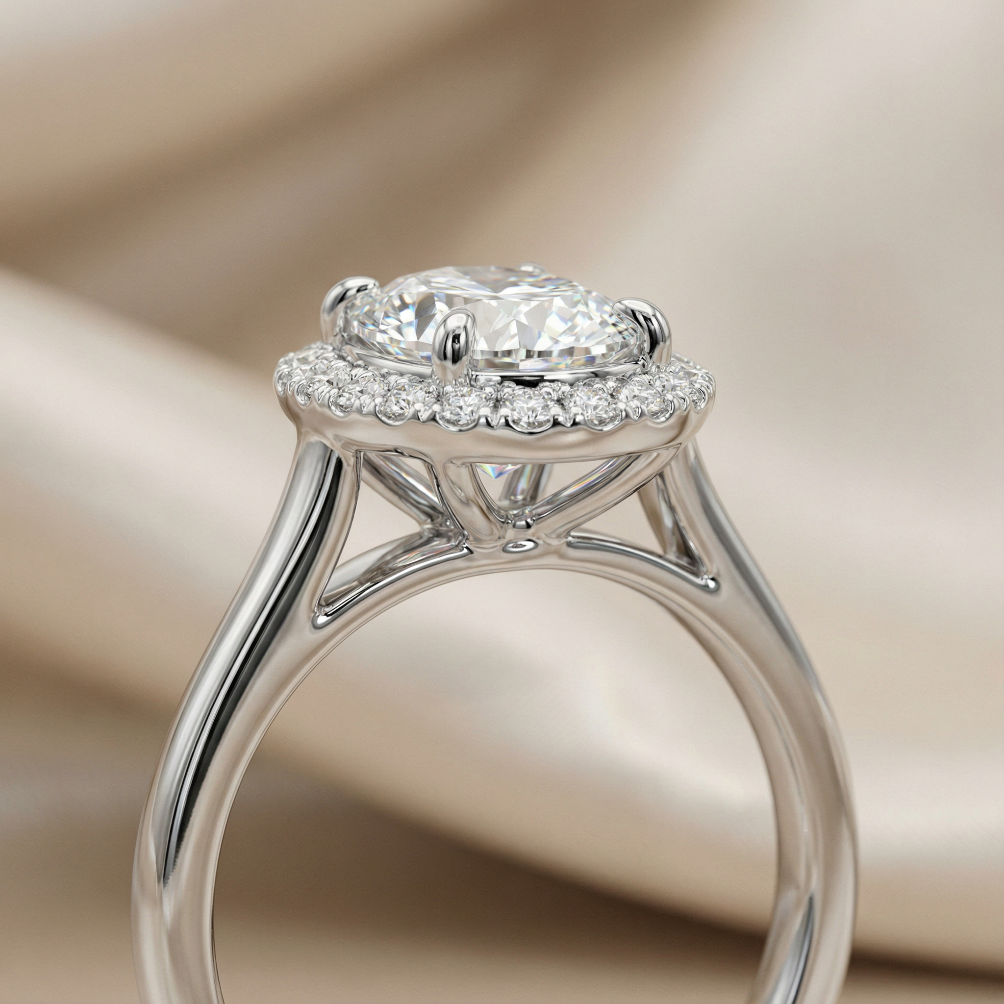 Halo-Engagement-Ring CASA LARO