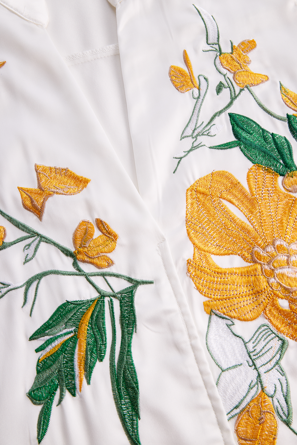 Sleeveless Blouse with Yellow Floral Embroidery ZJ