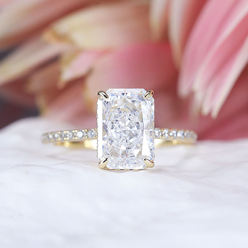 Exquisite Radiant Cut Ring Set with Clover Design Band Shine of Diamond