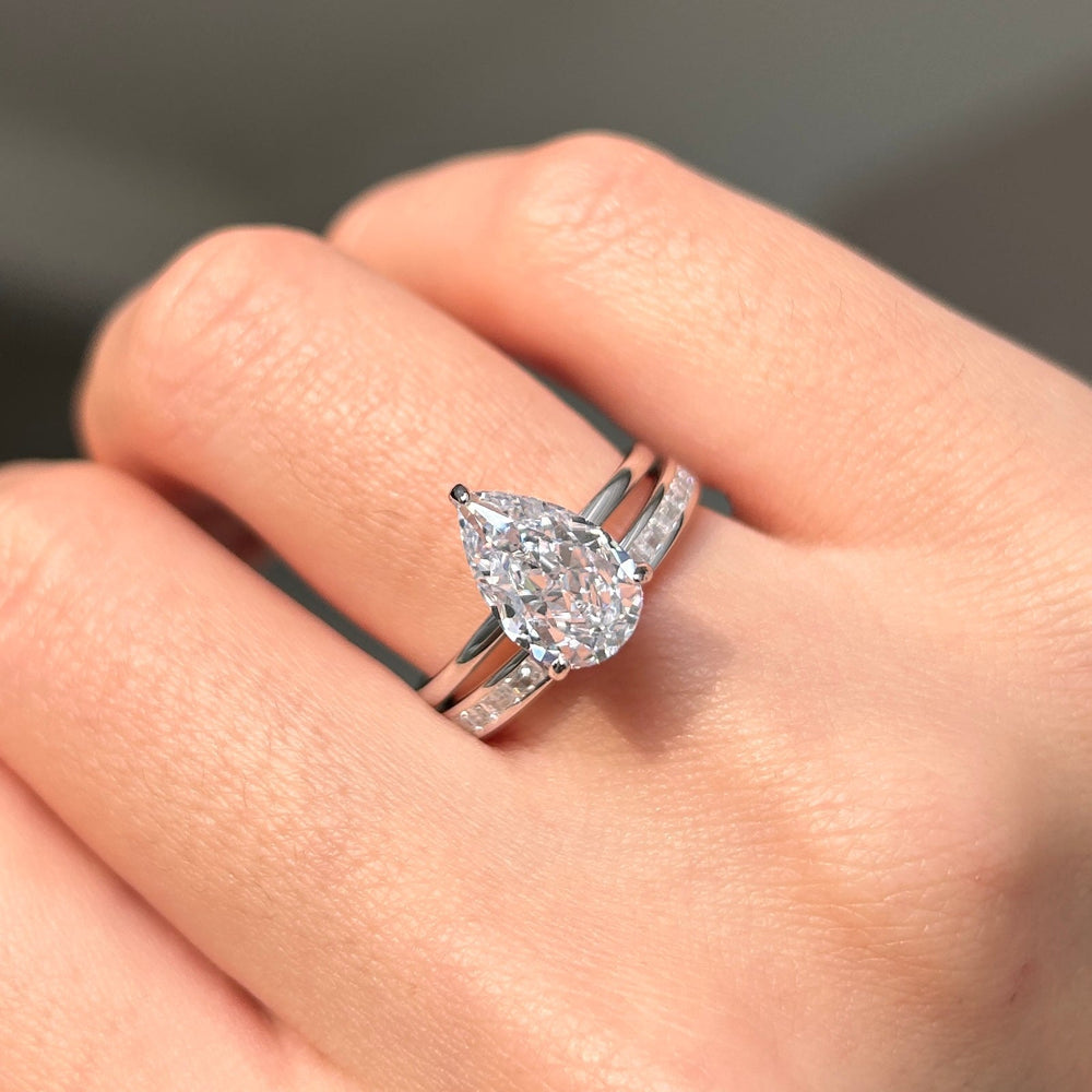 2PCS Exquisite Pear Cut Sterling Silver Bridal Set shine of diamond