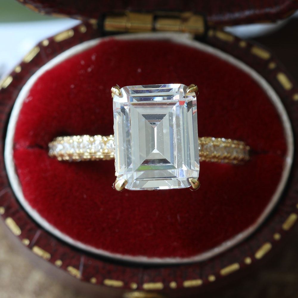 Emerald Cut Bridal Set Shine of Diamond