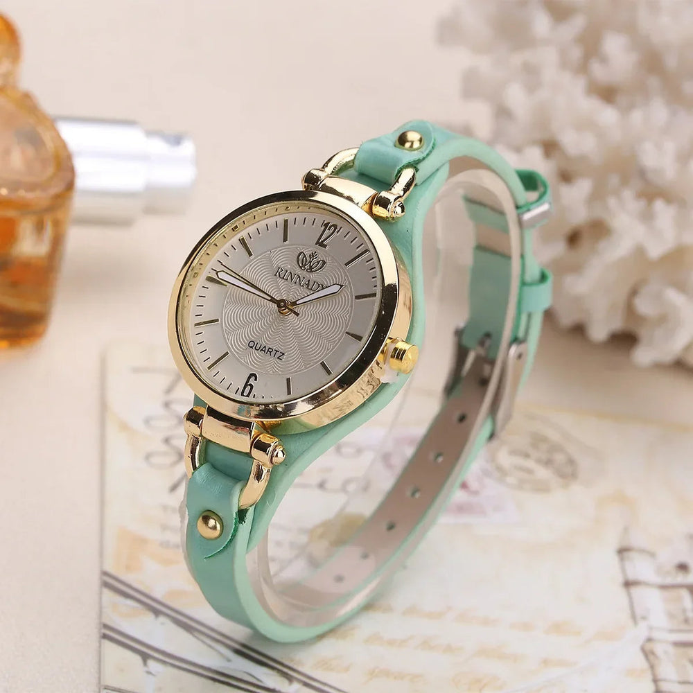 Minimalist Gold Mesh Bracelet - Watch CASA LARO