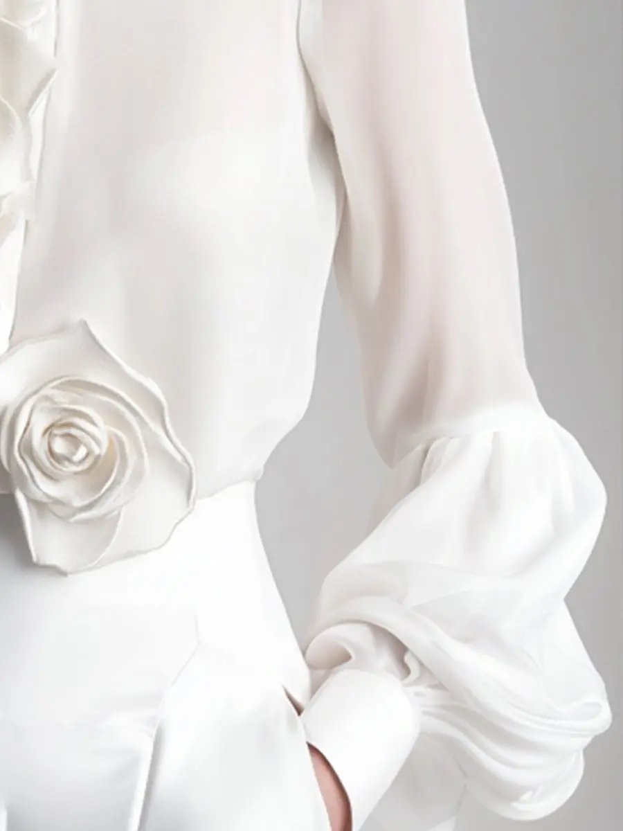 Modern White 3D Rose Applique - Women's Blouse CASA LARO