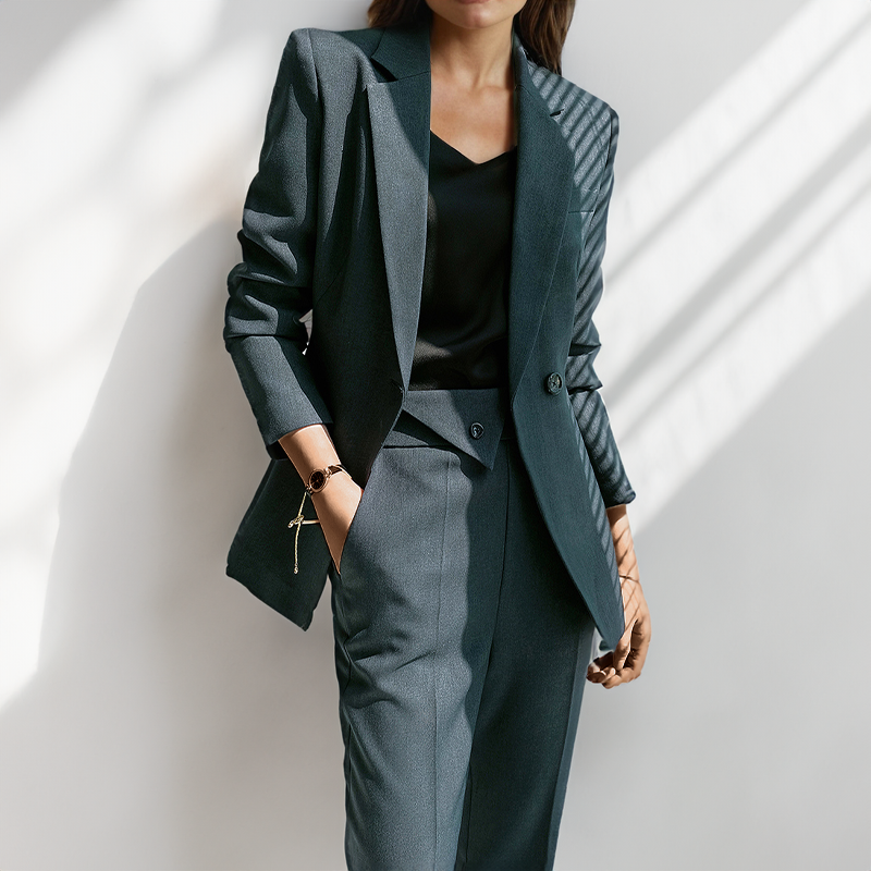 Sculpted Tailored Fit - Suit CASA LARO