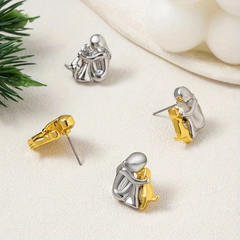 Alora™ | Hug Earrings