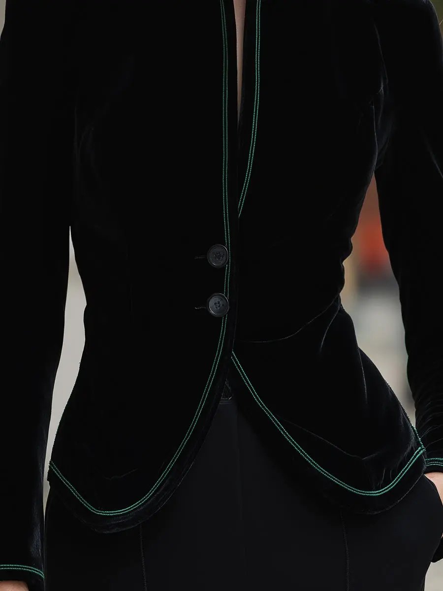 Tailored Velvet Blazer With Contrast Trim - Blazer CASA LARO