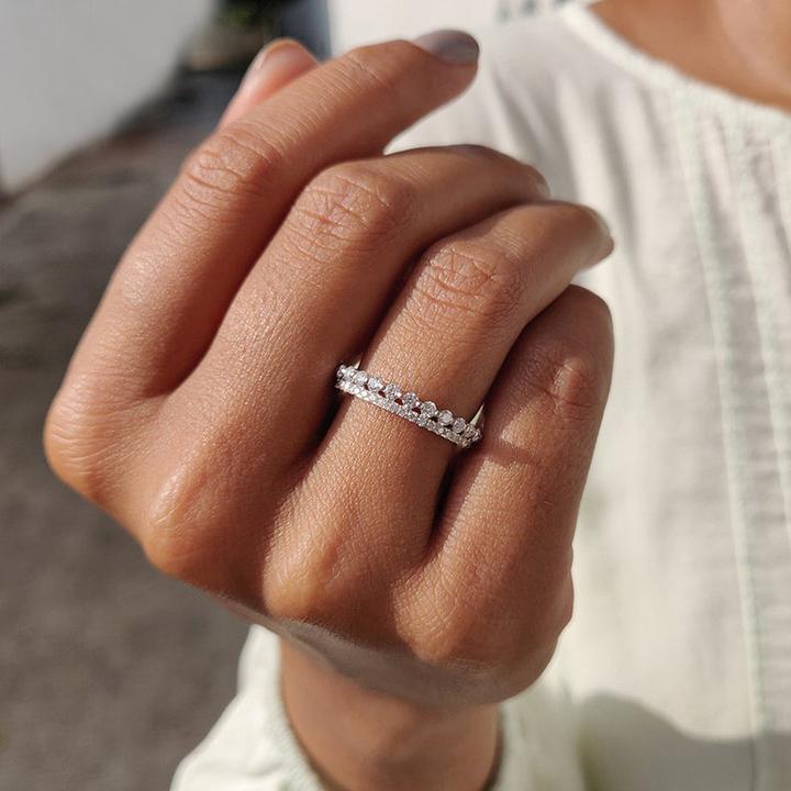 Exquisite Women's Wedding Band In Sterling Silver Shineofidamond