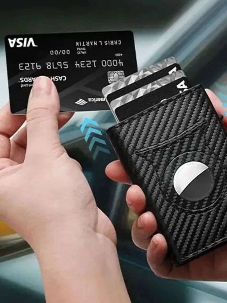 Carbon Fiber Wallet with Air Tag Holder RFID Blocking - Casa  Laro CASA LARO