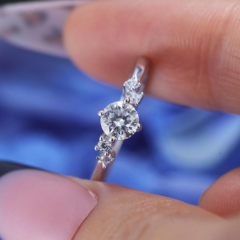 ShineofDiamond Classic 0.5 CT Five Stone Round Cut Moissanite Ring Shine of Diamond